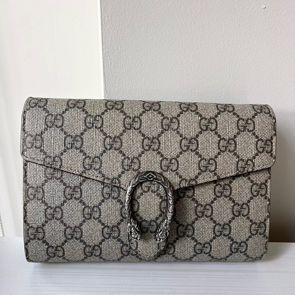 GUCCI DIONYSUS GG SUPREME CHAIN WALLET - Picture 1 of 16